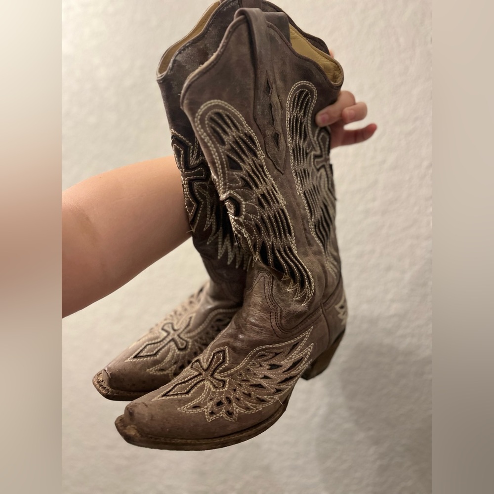 Selling these corral boots